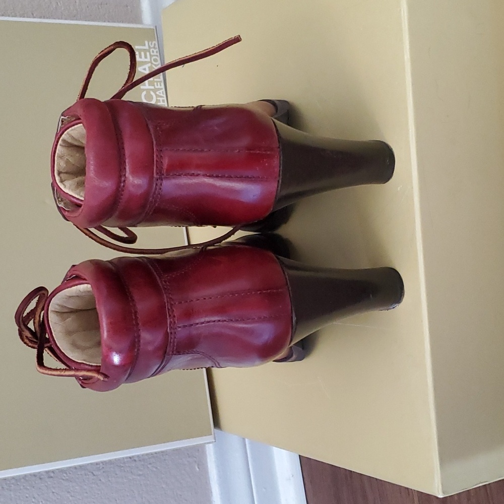 Michael Kors booties - Picture 4 of 9